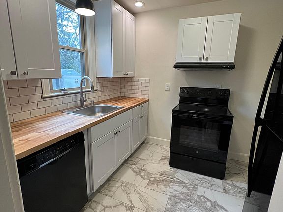 5th image of 1821 Carolyn Dr #1