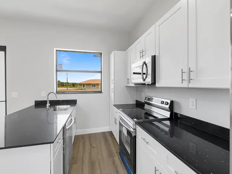8014 Mangrove Cir — Photo 21