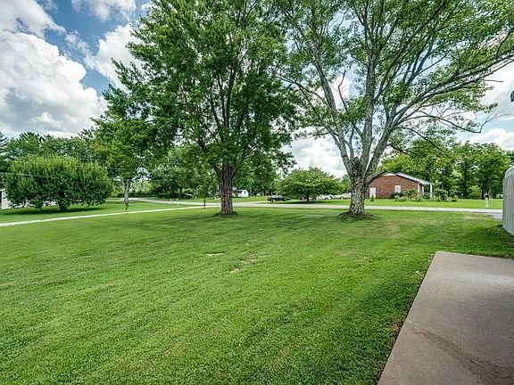2nd image of 3542 Horseshoe Cir