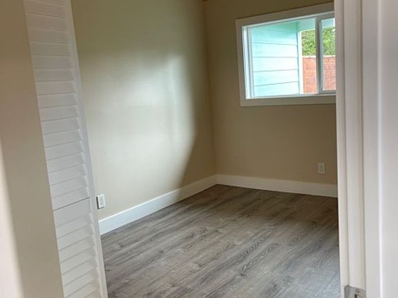 3rd image of 115 S Holokai Rd