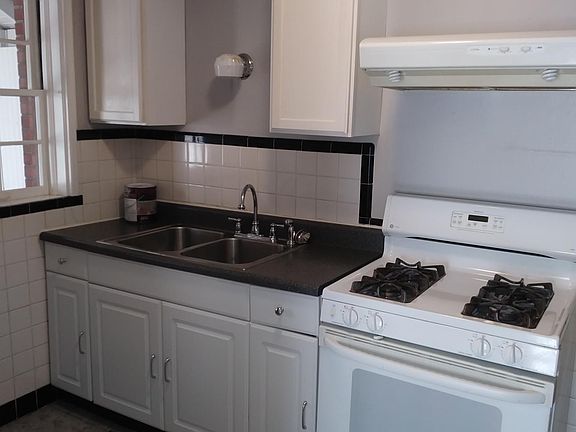 4th image of 10045 Sheldon Dr