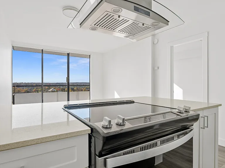 1202 Harwood St #1004 — Photo 43