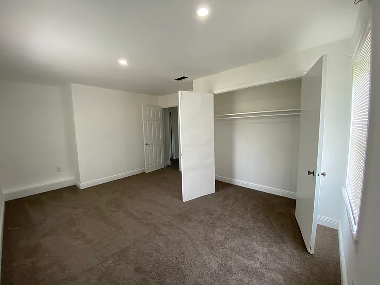3004 Hambleton Ave — Photo 5