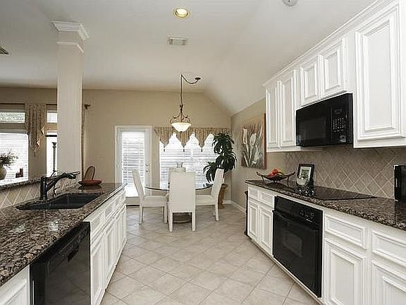 3rd image of 11619 Cedar Ln
