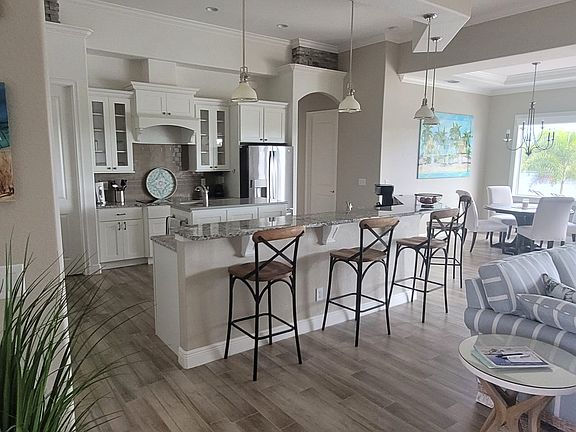 4th image of 17391 Yosemite Ct