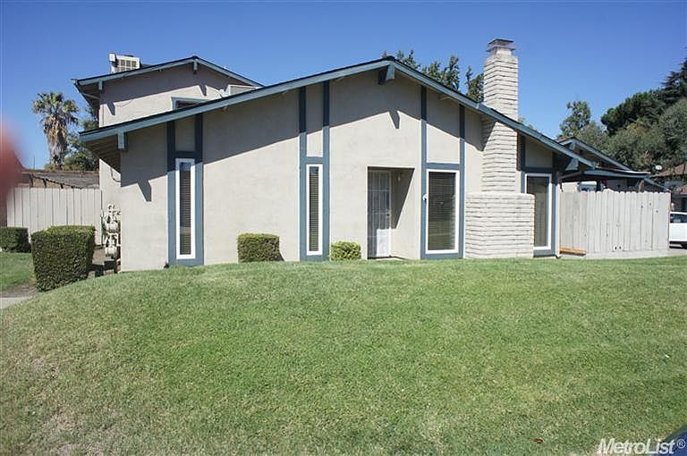 1st image of 3233 De Ovan Ave