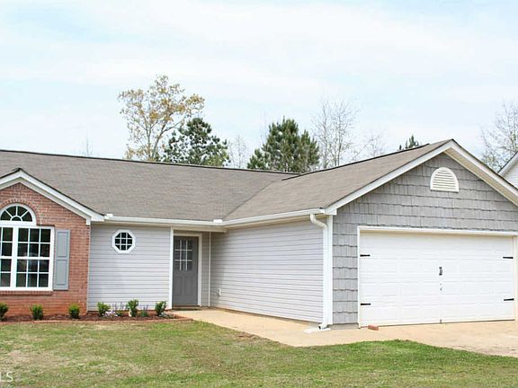 2nd image of 8 Lexington Dr