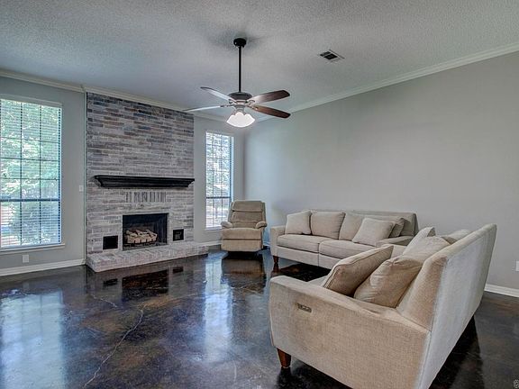 4th image of 43 Yazoo Cir