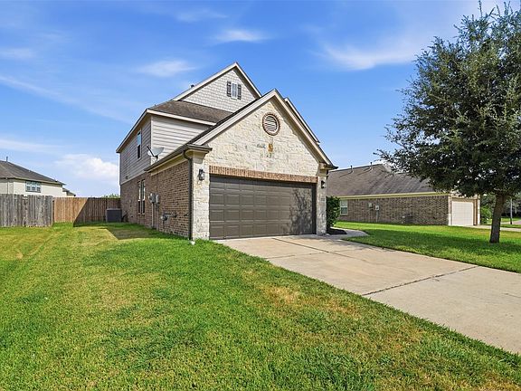 2nd image of 2714 Finwood Dr