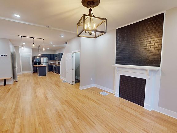 3rd image of 906 W Rich St