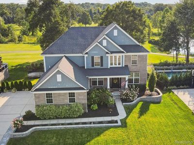 22821 Country Club Dr, South Lyon, MI, 48178