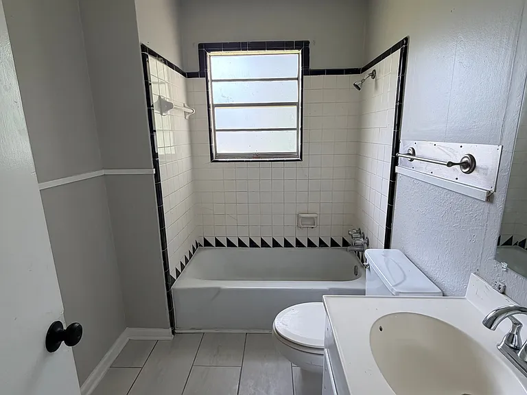 1401 Gardenia St — Photo 8