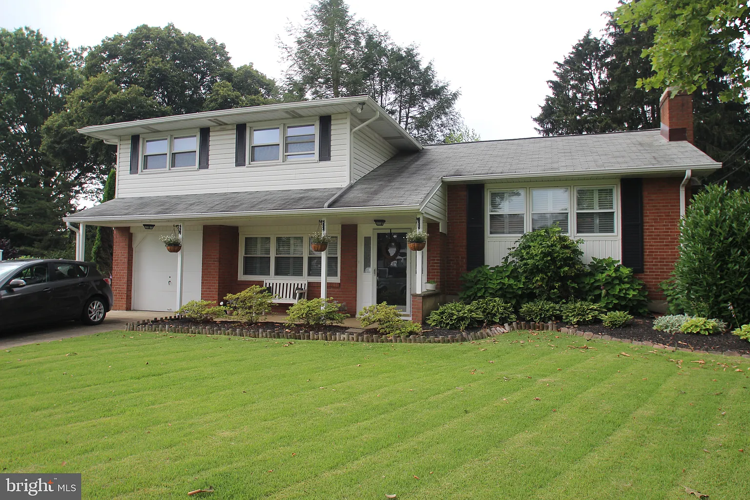 2800 Highlands Ln photo 1