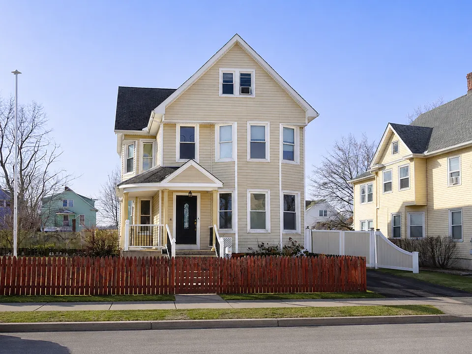 134 Gorham Ave #3