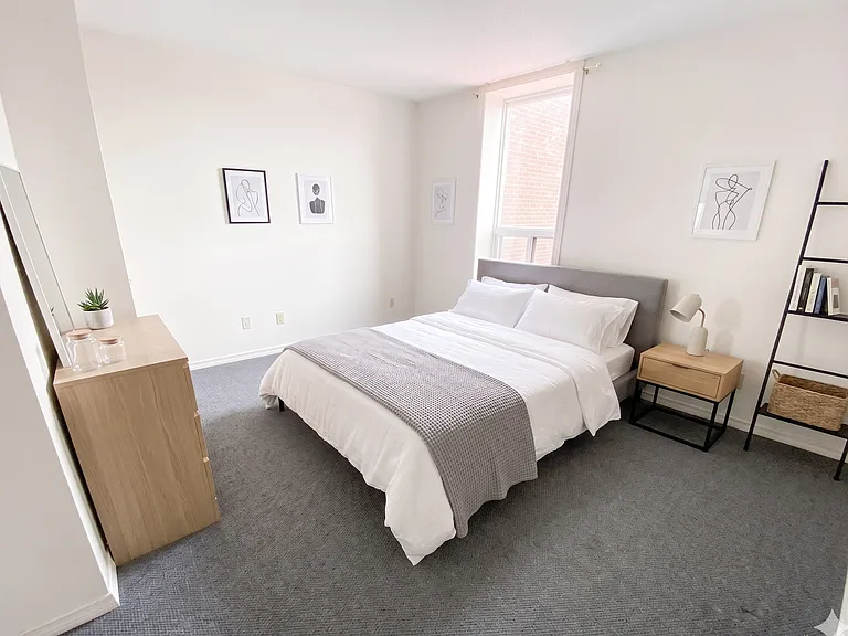 207 James St N #2 — Photo 4