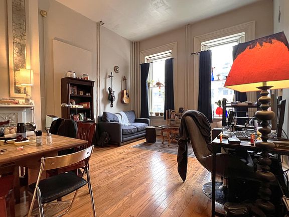 4th image of 1531 W Girard Ave APT 1F