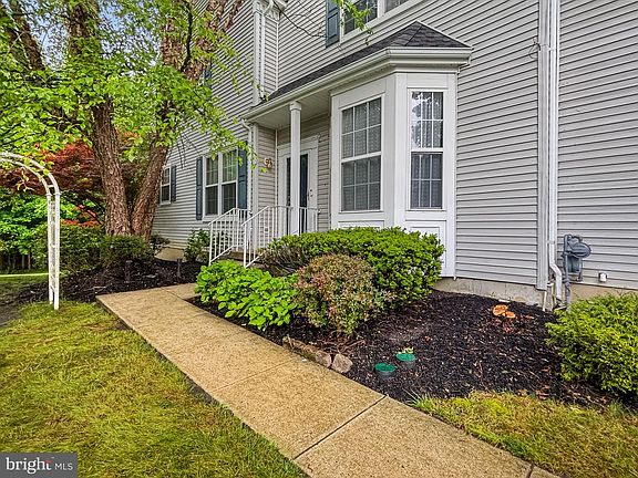 2nd image of 49 Ross Way