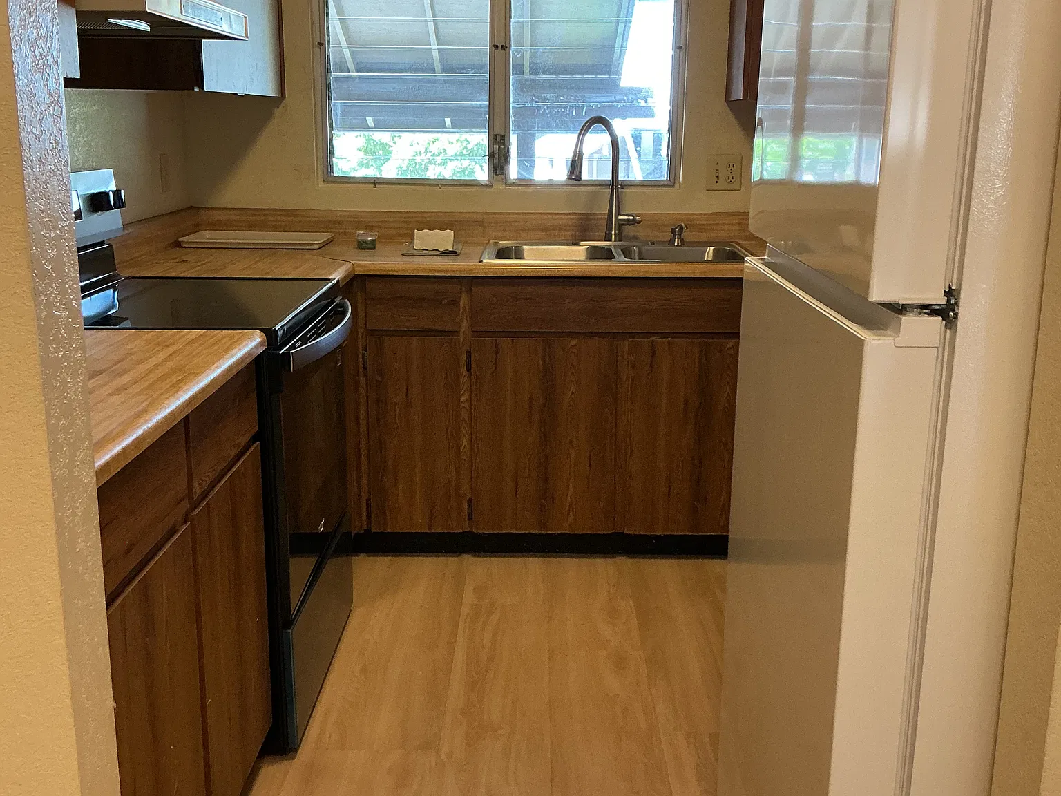 2 bed, 768 sqft, $2,200 — Photo 2