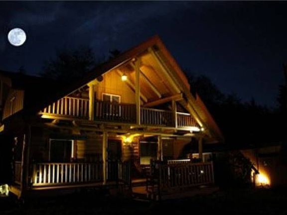 4th image of 1145 Dewey Dr
