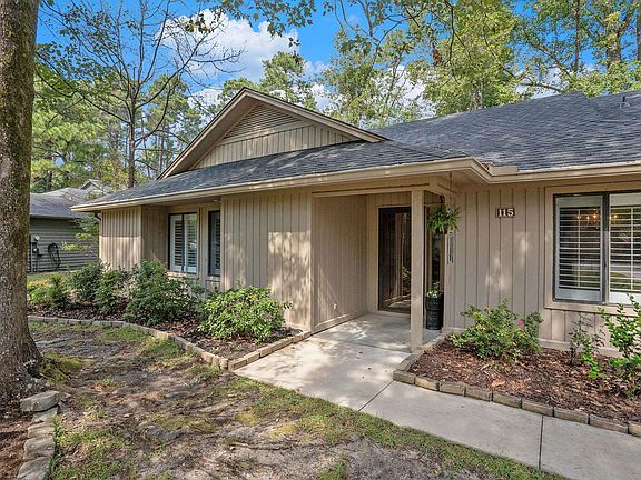 3rd image of 115 Hickory Dr.