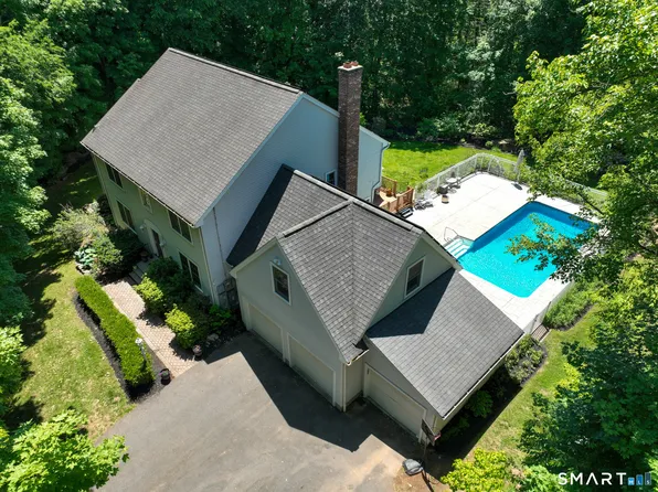 85 Scenic Court, Cheshire, CT 06410