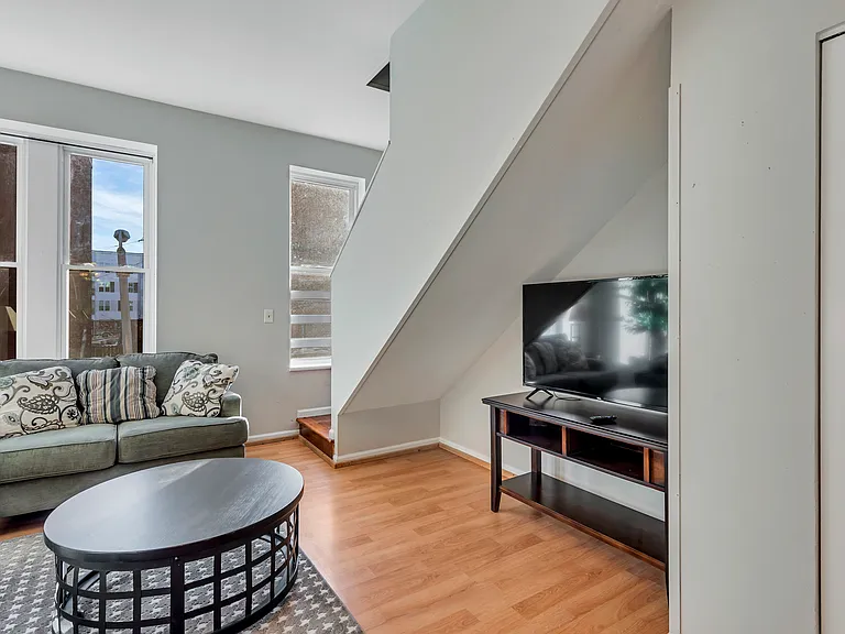 715 Barton St #715A — Photo 7