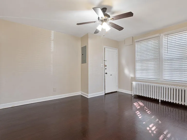 1631 E St SE #1 — Photo 8