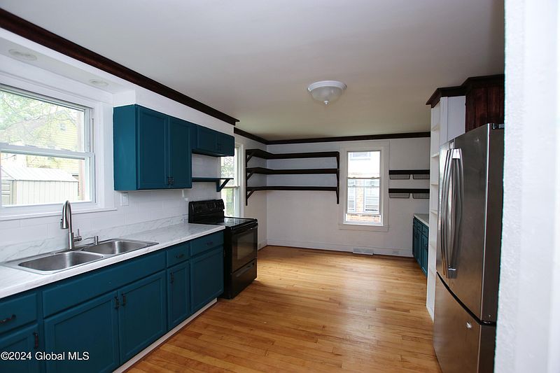 3rd image of 5 Taft Place