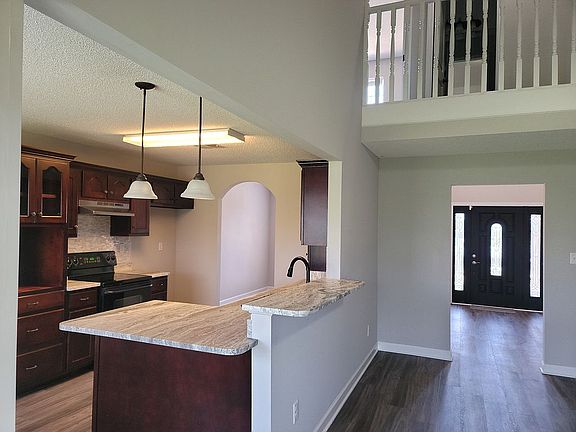 4th image of 817 Saint Johns Blvd
