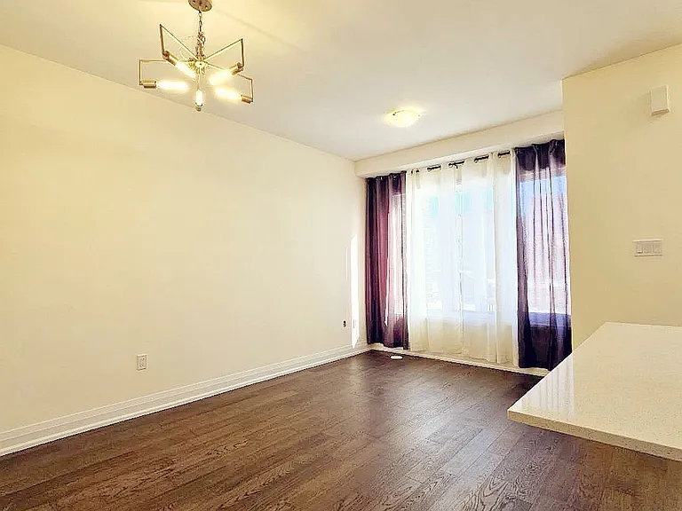 1970A Victoria Park Ave #24 — Photo 4