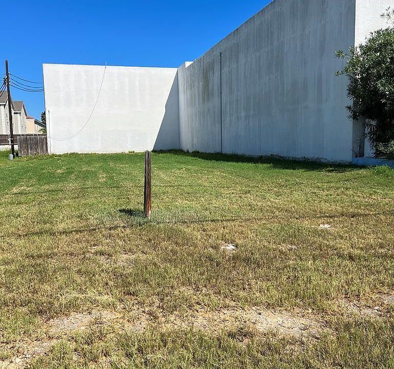 2nd image of 3104 Padre Blvd