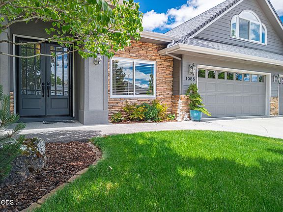 4th image of 1085 Oak Grove Ct