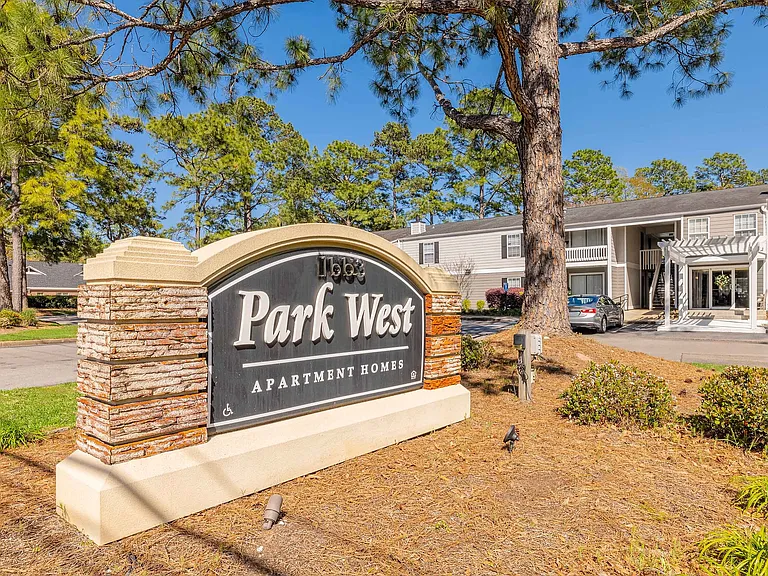 ParkWestEXT_324_001_xf