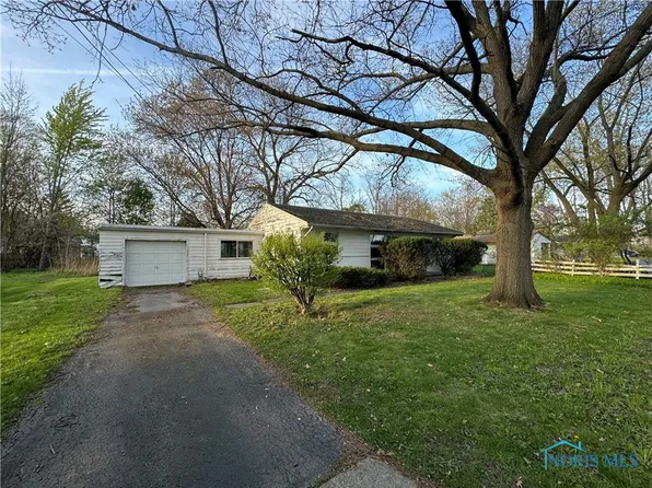 309 John Ct, Bowling Green, OH 43402