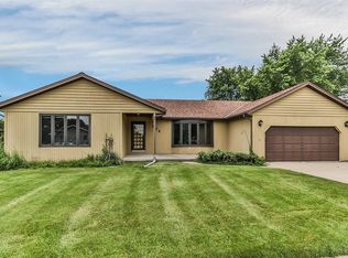 624 Michigan Ave, South Elgin, IL 60177