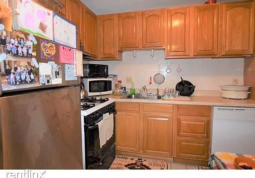 33 Cogswell Ave. #4 Cambridge - Porter Square Shared Unit Ph