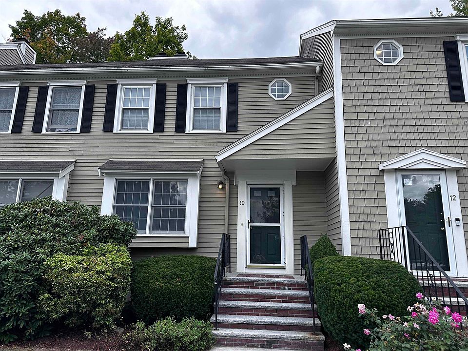 1st image of 10 Stillwater Dr