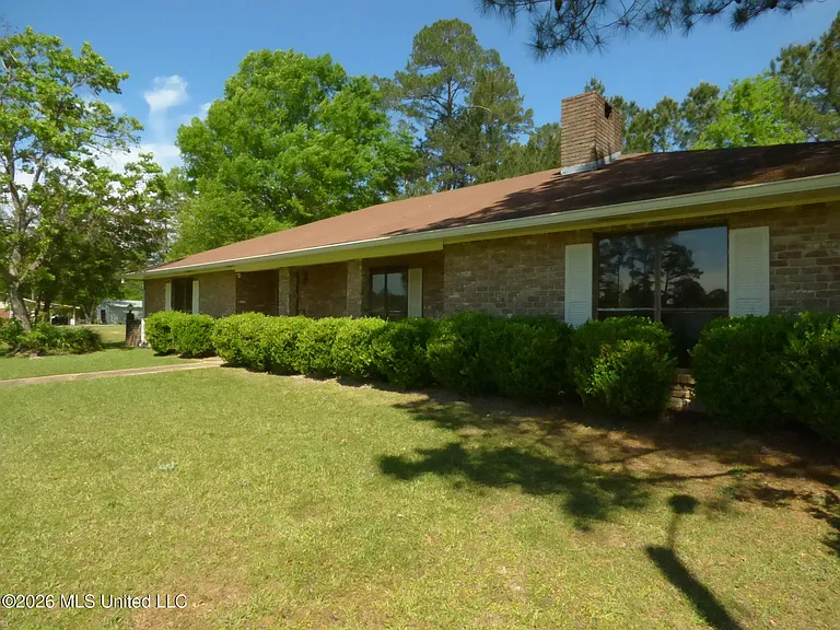 1056 Broken Arrow Ln — Photo 1