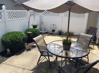 1383 Waters Edge Dr, Akron, OH 44313