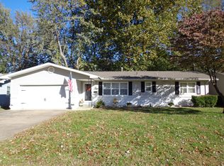 1250 S Airwood Dr, Springfield, MO 65804