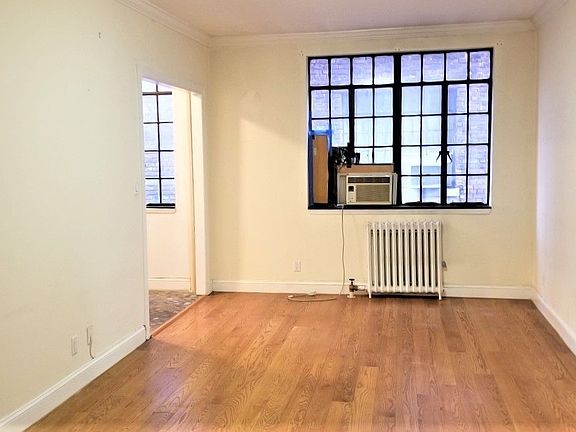 2nd image of 72 Barrow St #4M