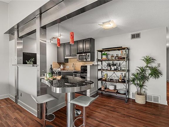 5th image of 4530 Holly St APT 11