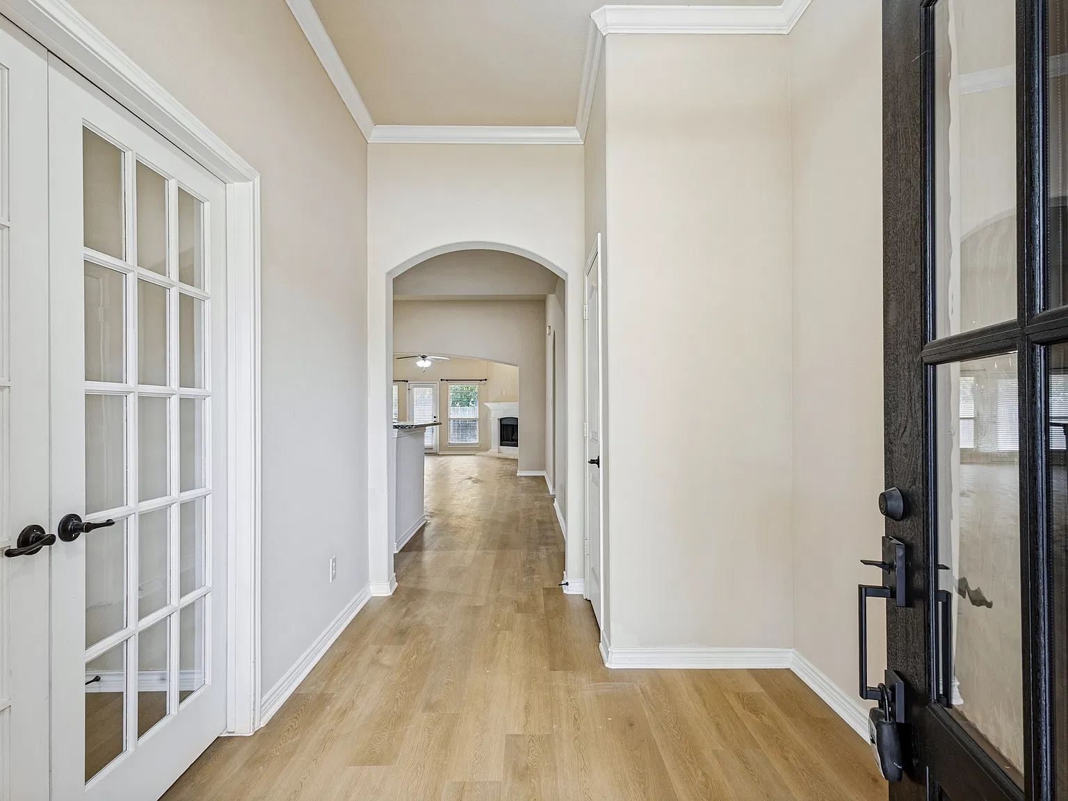 4 bed, 2136 sqft, $2,600 — Photo 2