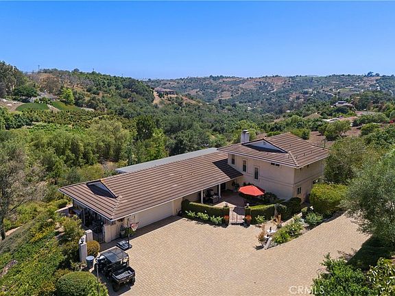 3rd image of 3237 Canonita Dr