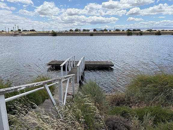 2nd image of 1072 Mariners Dr