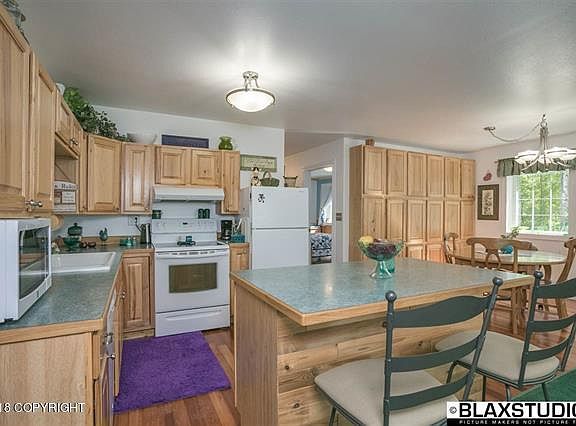 3rd image of 759 Haida Ln