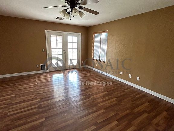 3rd image of 10348 E Crescent Ave