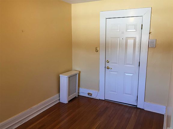 4th image of 105 7th St APT 8