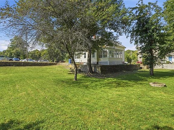 3rd image of 310 New River Rd