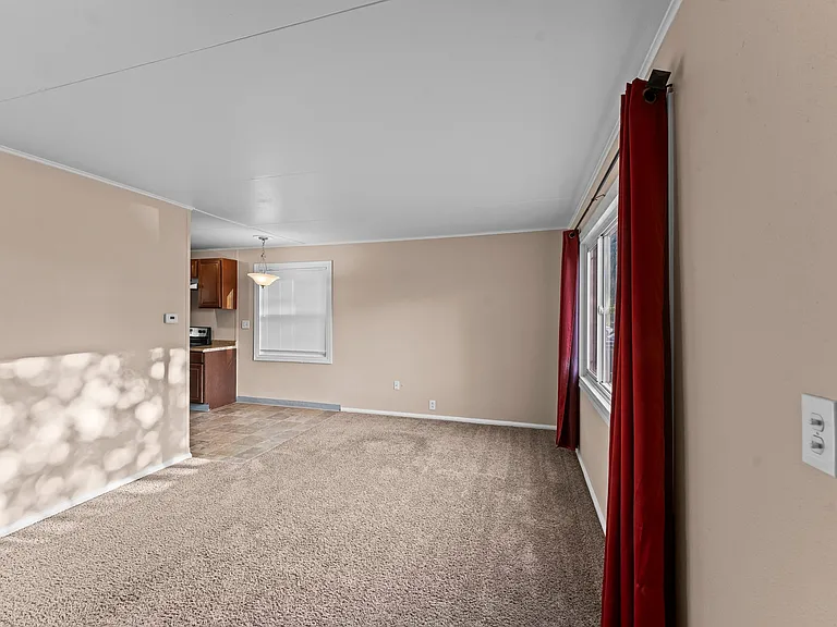1932 S Franklin Ave — Photo 4